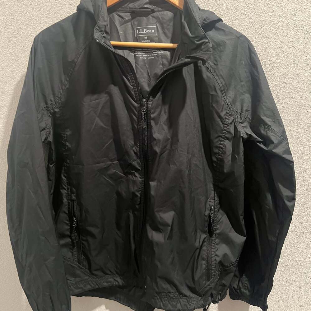 L.L.Bean Women's Light and Airy Windbreaker